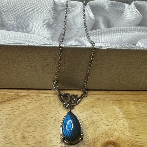 Karis Malagasy Labradorite Pear Shape Necklace - Picture 2 of 2